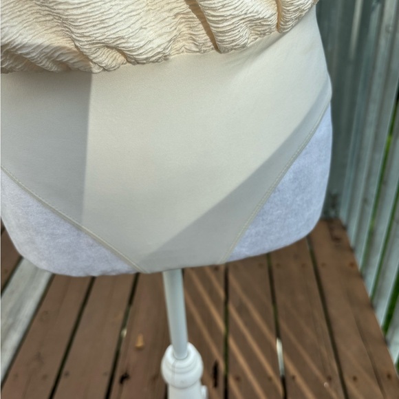 Express Faux Wrap Body Suit by Express Size XS - Picture 5 of 7